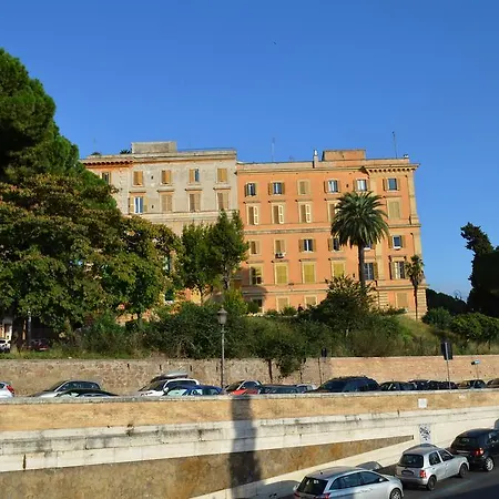 Domus Chiara Al Colosseo Roma Exterior foto