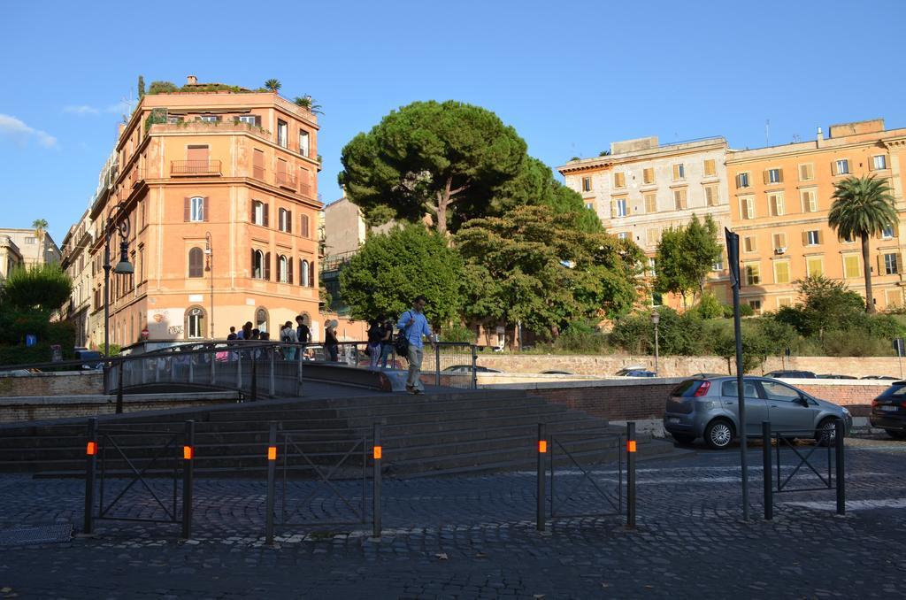 Apartment Domus Chiara Al Colosseo Rome